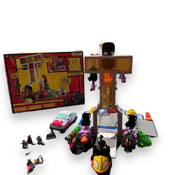 Teen Titans Launch Tower Bandai RARE Vintage 2004 + Extras  SEE LISTING! - Picture 2 of 16